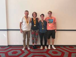 Gold geht an: Guido Hopfenheit, Dr. Marie Böcker, Kathrin Schwalbach und Marius Gündel